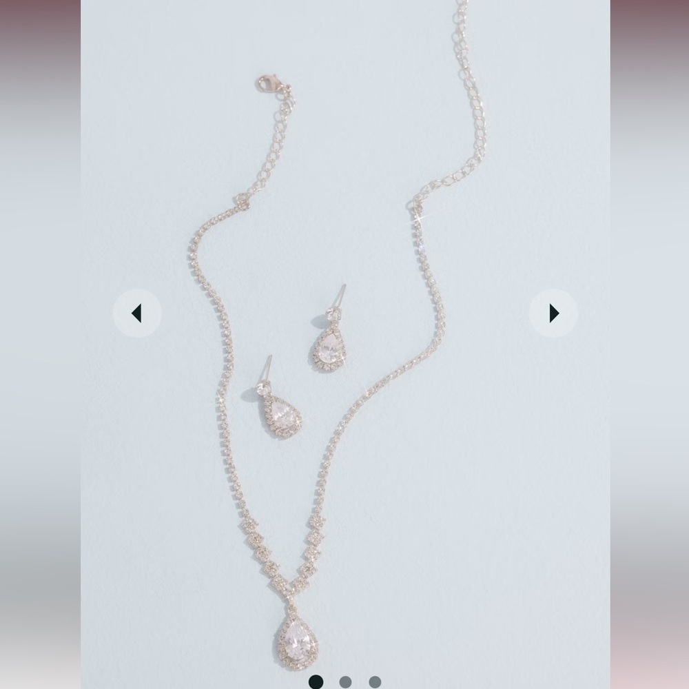 Rose Gold Teardrop Crystal Necklace and Earring Set New with tags
